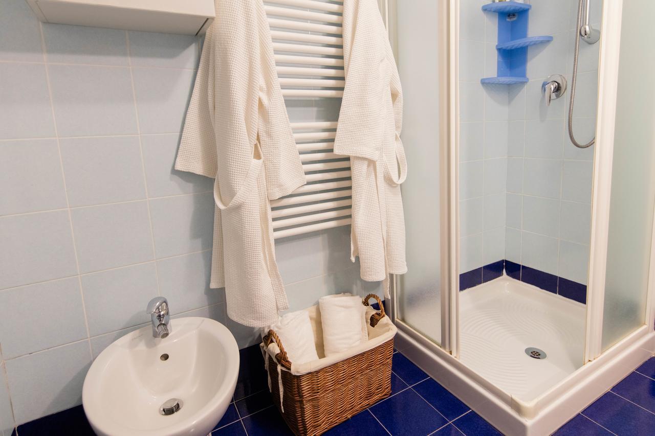 And - Private In Shared Gasthof